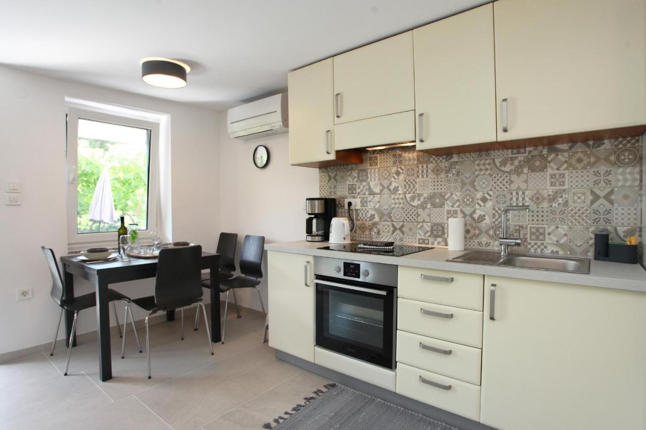 Modern Apartment Parenzana Izma 포르토로즈 외부 사진
