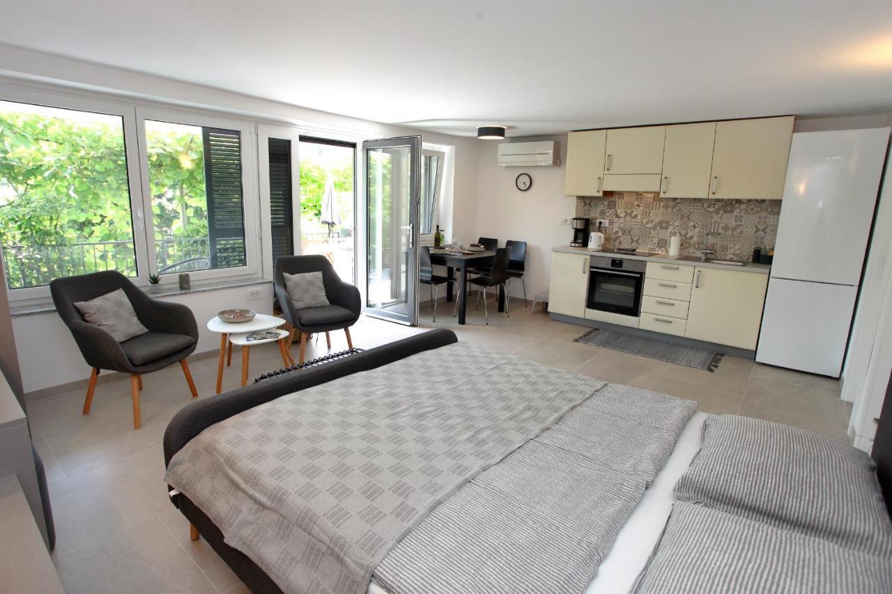 Modern Apartment Parenzana Izma 포르토로즈 외부 사진